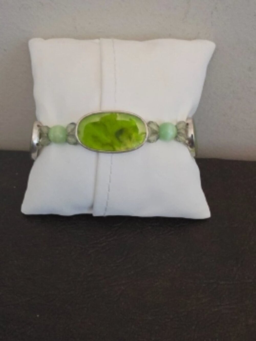Green Link Bracelet oval-shaped cabochon stone bronze-toned metal frame